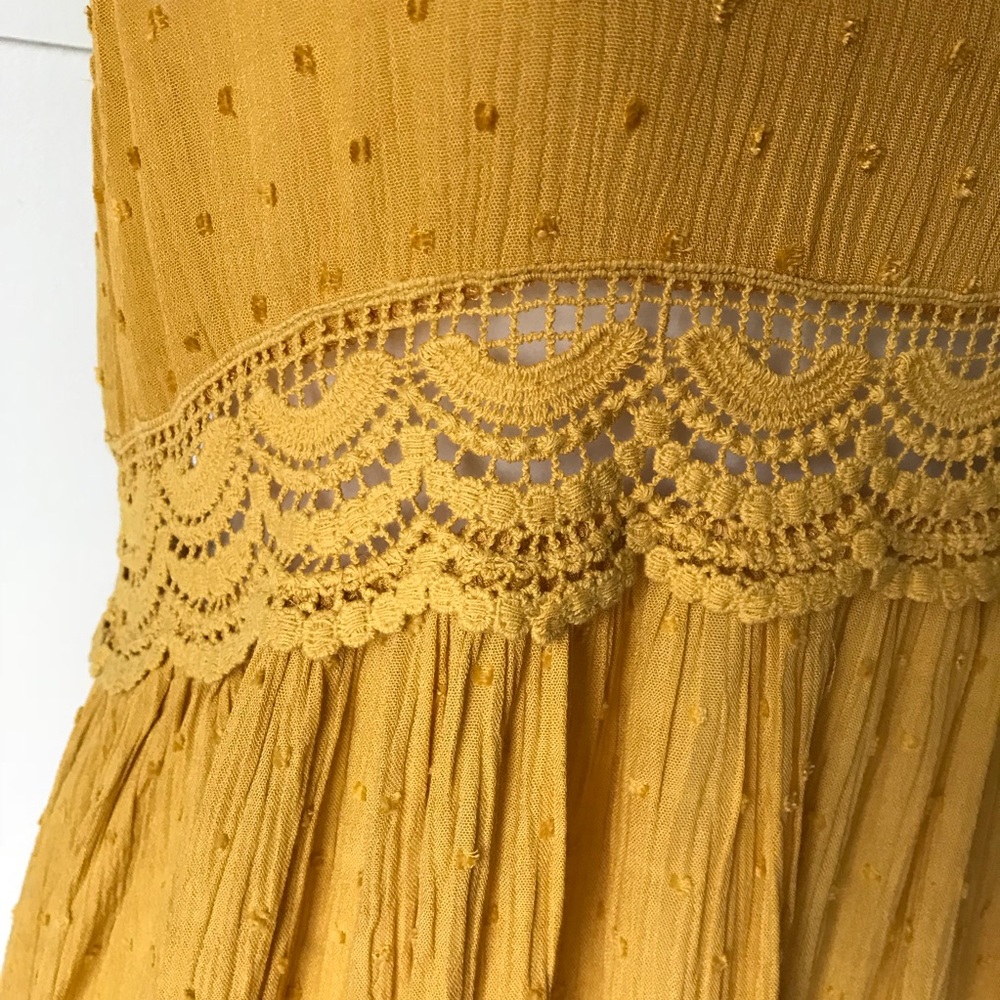 Polka Dot Fabric Dress w/Crochet Details - Picture 5 of 8